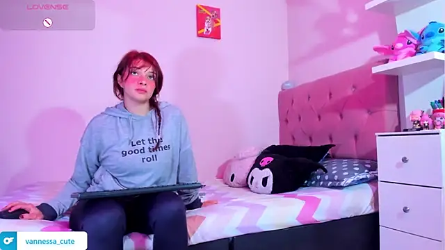 Snapshot of Vannessa__Shy chatting on February 5, 2026, 11:31 pm Vannessa Shy online show from February 5, 2026, 11:31 pm