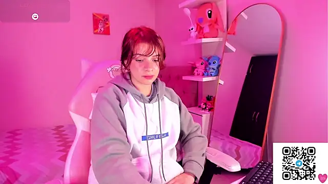 Snapshot of Vannessa__Shy chatting on February 18, 2026, 4:25 pm Vannessa Shy online show from February 18, 2026, 4:25 pm