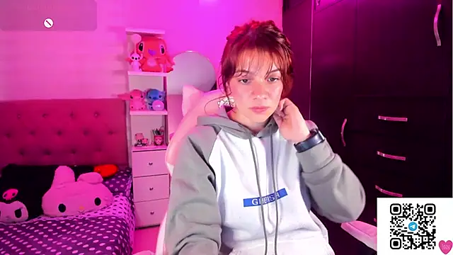 Snapshot of Vannessa__Shy chatting on February 23, 2026, 7:33 pm Vannessa Shy online show from February 23, 2026, 7:33 pm