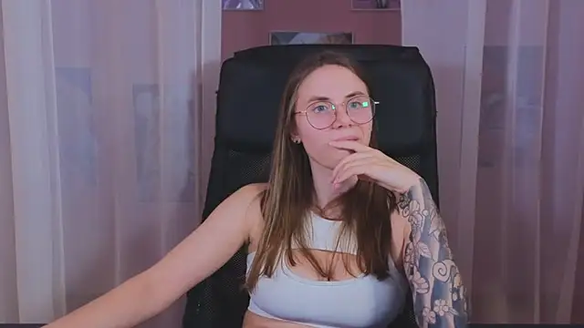 Snapshot of _AnnaStark_ chatting on March 14, 2025, 9:14 am AnnaStark online show from March 14, 2025, 9:14 am