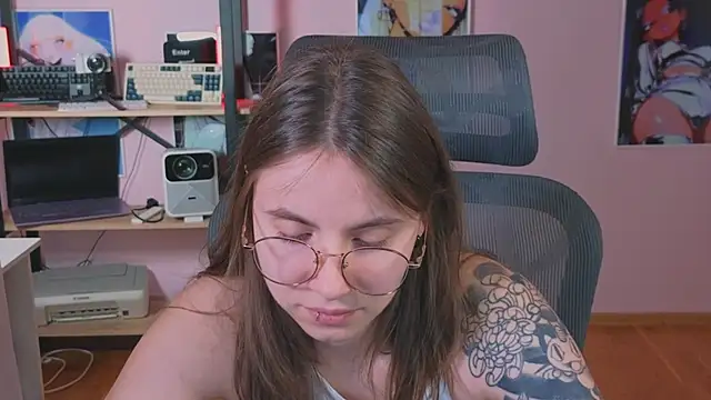  AnnaStark  online show from April 18, 2026, 8:20 pm