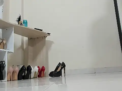 Snapshot of emely_garcia chatting on January 28, 2025, 11:28 pm emely garcia online show from January 28, 2025, 11:28 pm