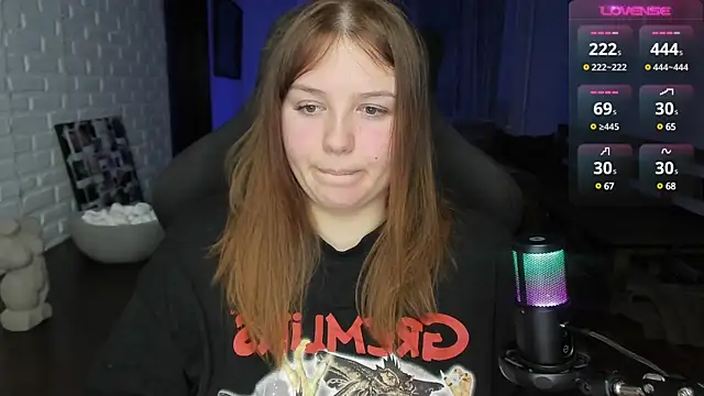 Snapshot of XNirvanaX chatting on February 23, 2025, 2:18 am XNirvanaX online show from February 23, 2025, 2:18 am