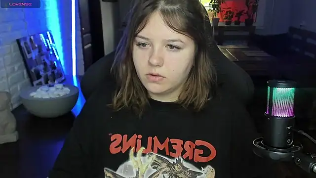 Snapshot of XNirvanaX chatting on October 7, 2025, 4:31 am XNirvanaX online show from October 7, 2025, 4:31 am