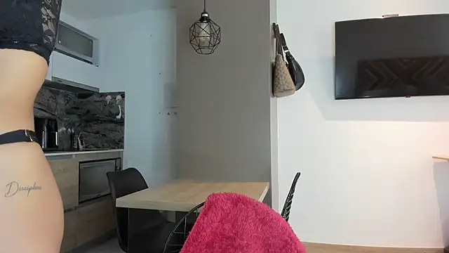 alexademie1 online show from January 4, 2025, 2:04 pm