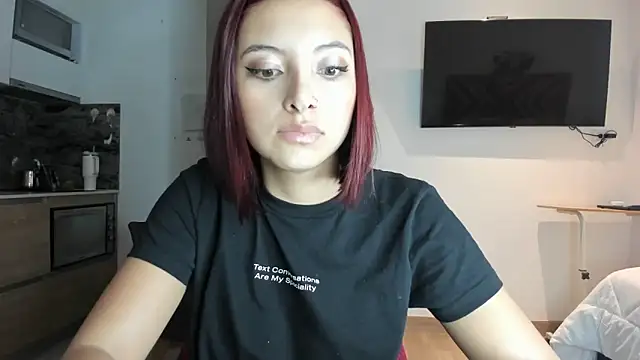 alexademie1 online show from January 8, 2025, 9:01 pm