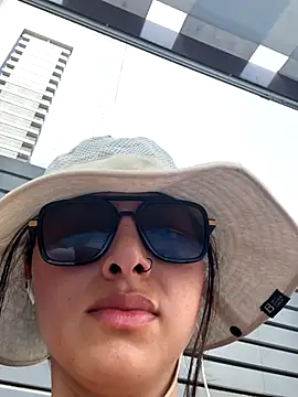 alexademie1 online show from October 21, 2025, 7:09 am