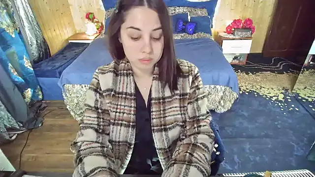 Snapshot of VanessaDoyle chatting on January 8, 2025, 8:38 am VanessaDoyle online show from January 8, 2025, 8:38 am