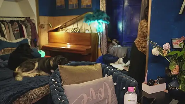 VanessaDoyle online show from April 7, 2026, 7:58 pm