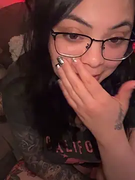 drizzypeach602 online show from June 8, 2026, 4:24 am
