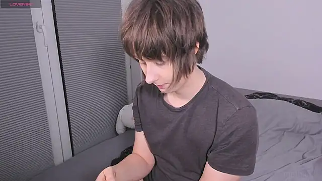 Snapshot of mothkink chatting on July 16, 2026, 7:42 pm mothkink online show from July 16, 2026, 7:42 pm