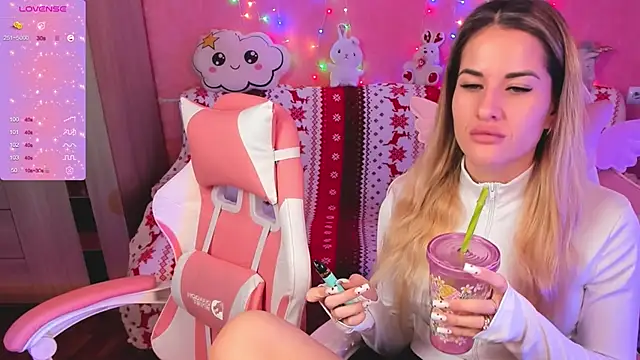 ivannatompsonnn online show from December 15, 2024, 6:07 am