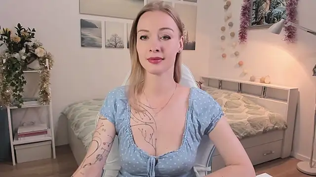 MissRightX online show from November 12, 2025, 10:15 am