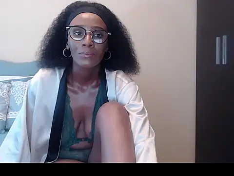 Snapshot of yummycherryxx chatting on October 27, 2025, 7:01 am yummycherryxx online show from October 27, 2025, 7:01 am