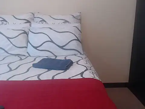 yummycherryxx online show from March 31, 2026, 8:04 am