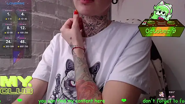 Snapshot of Witch_Emma chatting on October 9, 2025, 9:35 pm Witch Emma online show from October 9, 2025, 9:35 pm