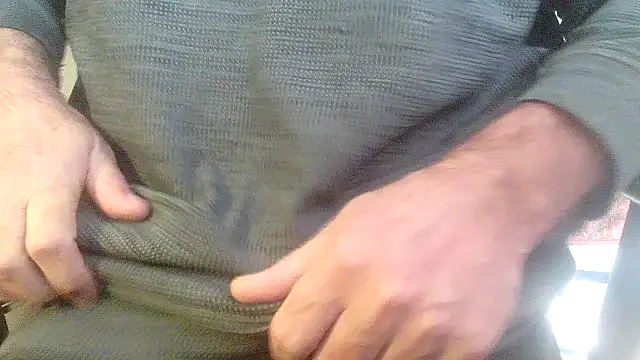 Snapshot of OralDesires2 chatting on December 21, 2024, 2:47 pm OralDesires2 online show from December 21, 2024, 2:47 pm