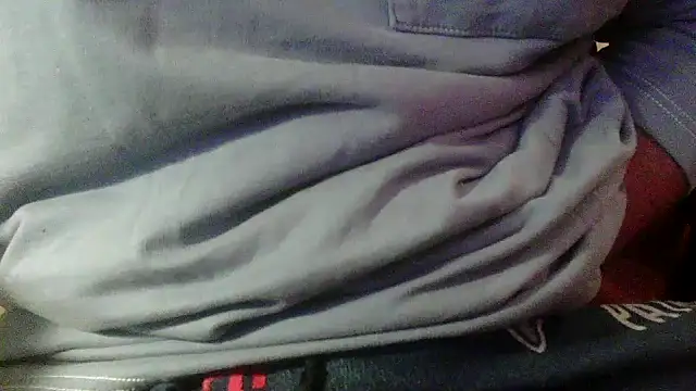 Snapshot of OralDesires2 chatting on January 8, 2025, 5:37 am OralDesires2 online show from January 8, 2025, 5:37 am