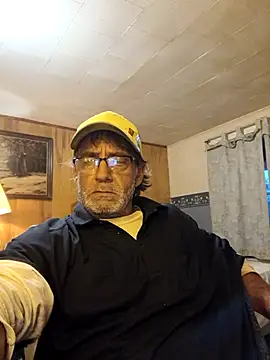 Snapshot of OralDesires2 chatting on October 19, 2025, 10:10 pm OralDesires2 online show from October 19, 2025, 10:10 pm