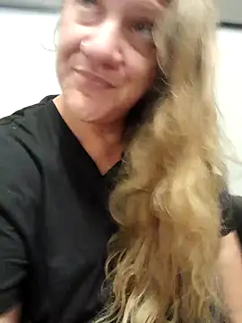 BubblegumCj online show from April 29, 2026, 5:55 am