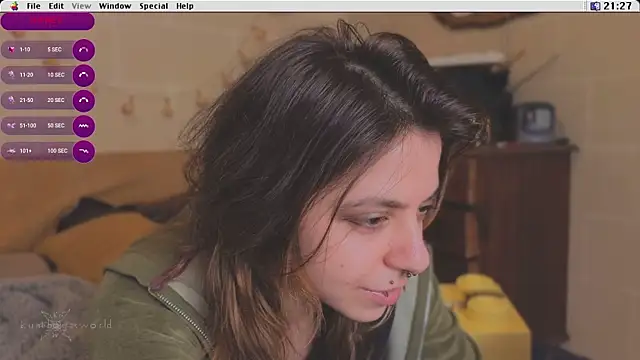 Snapshot of Kryptosworld chatting on December 15, 2025, 8:24 pm Kryptosworld online show from December 15, 2025, 8:24 pm