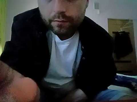 Snapshot of HouseOfCums chatting on September 11, 2025, 12:55 am HouseOfCums online show from September 11, 2025, 12:55 am