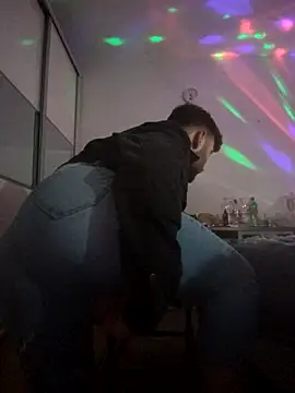 Snapshot of HouseOfCums chatting on November 16, 2025, 5:24 am HouseOfCums online show from November 16, 2025, 5:24 am