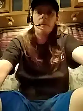 truckerlove69 online show from February 25, 2025, 3:42 am