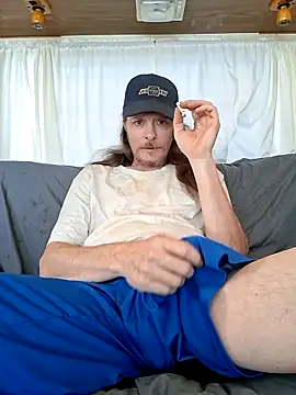 truckerlove69 online show from April 21, 2026, 3:39 pm