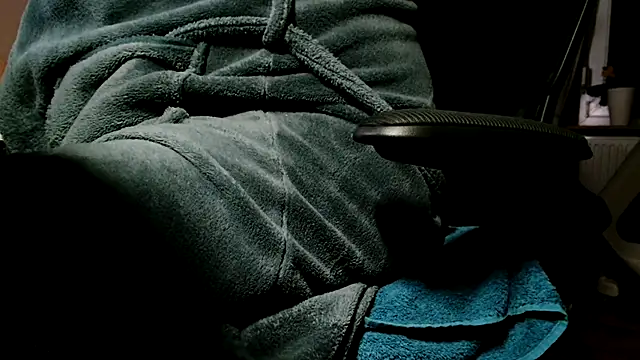 Snapshot of suedel65 chatting on October 8, 2025, 3:37 am suedel65 online show from October 8, 2025, 3:37 am