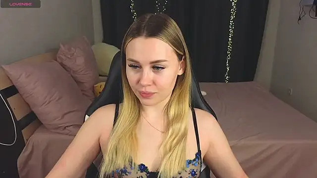 Snapshot of Alenca_hot_sex chatting on January 17, 2025, 3:43 pm Alenca hot sex online show from January 17, 2025, 3:43 pm