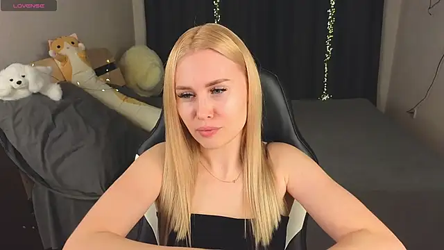 Snapshot of Alenca_hot_sex chatting on February 14, 2025, 5:14 pm Alenca hot sex online show from February 14, 2025, 5:14 pm