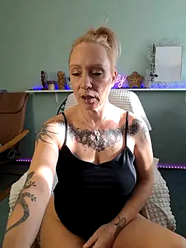 Snapshot of Jan_ina chatting on January 7, 2025, 11:16 am Jan ina online show from January 7, 2025, 11:16 am