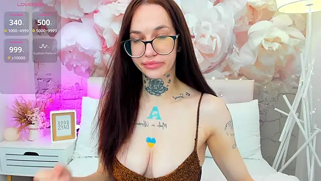 SarahLust online show from November 22, 2025, 1:10 pm