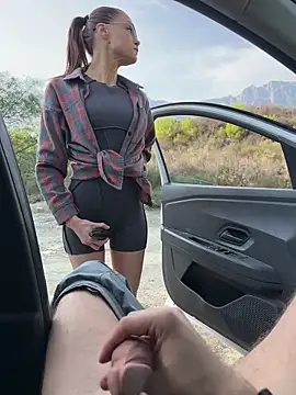 Nicoleevien online show from November 22, 2025, 11:31 am