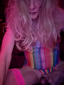 Snapshot of Vonniecd chatting on October 14, 2025, 3:29 am Vonniecd online show from October 14, 2025, 3:29 am