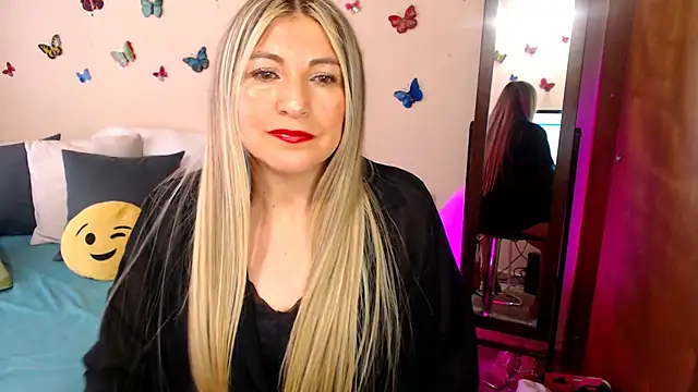 Snapshot of Jolie-Mature chatting on October 22, 2025, 9:25 pm Jolie-Mature online show from October 22, 2025, 9:25 pm