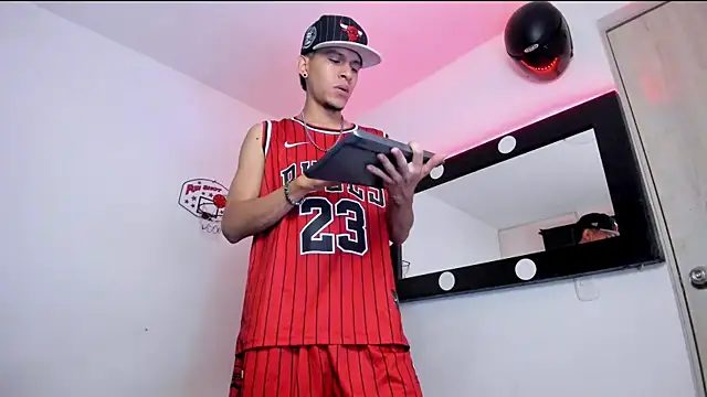 Samuel Suarez online show from June 12, 2026, 2:10 am
