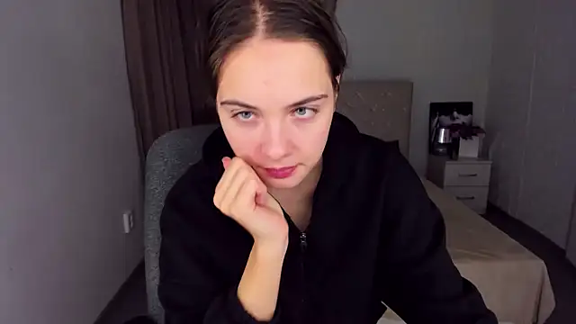 Snapshot of KristinaLoison chatting on December 18, 2024, 4:06 pm KristinaLoison online show from December 18, 2024, 4:06 pm