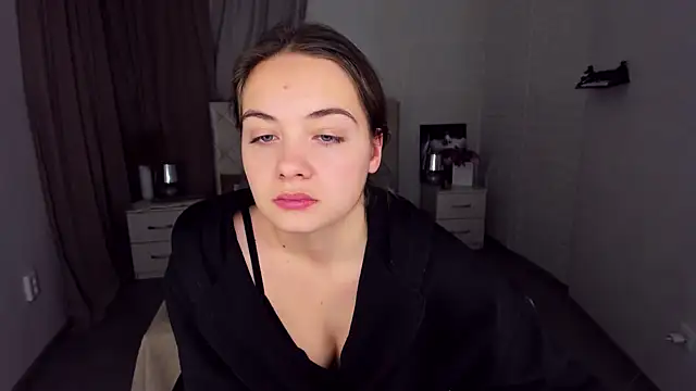 Snapshot of KristinaLoison chatting on December 18, 2024, 7:52 pm KristinaLoison online show from December 18, 2024, 7:52 pm