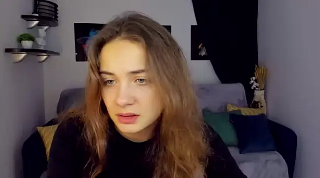 Snapshot of KristinaLoison chatting on December 22, 2024, 7:21 pm KristinaLoison online show from December 22, 2024, 7:21 pm