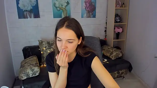 Snapshot of KristinaLoison chatting on January 27, 2025, 2:24 pm KristinaLoison online show from January 27, 2025, 2:24 pm