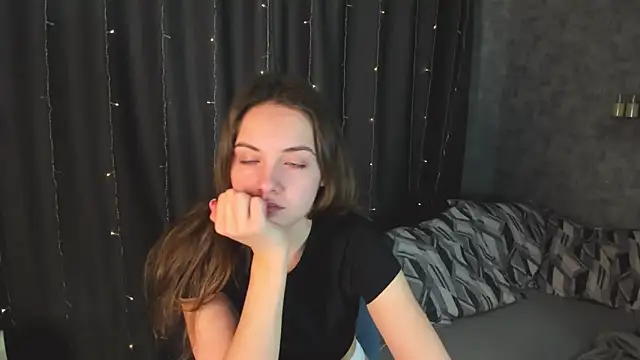 Snapshot of KristinaLoison chatting on February 22, 2025, 3:14 pm KristinaLoison online show from February 22, 2025, 3:14 pm