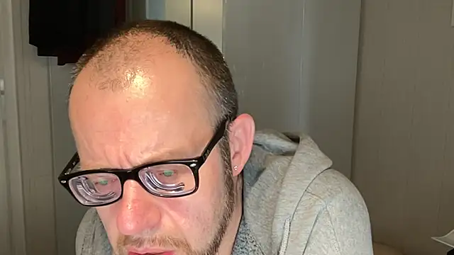 FABIOGLASSES online show from November 16, 2025, 1:39 pm