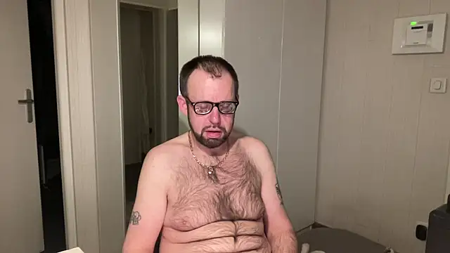 FABIOGLASSES online show from March 13, 2026, 9:43 pm