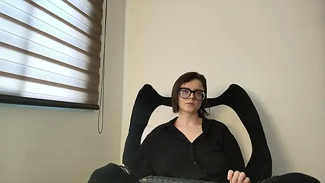 Snapshot of Arya_starrk chatting on February 24, 2026, 2:15 pm Arya starrk online show from February 24, 2026, 2:15 pm