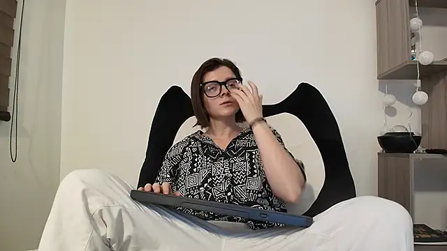 Snapshot of Arya_starrk chatting on March 4, 2026, 1:39 pm Arya starrk online show from March 4, 2026, 1:39 pm