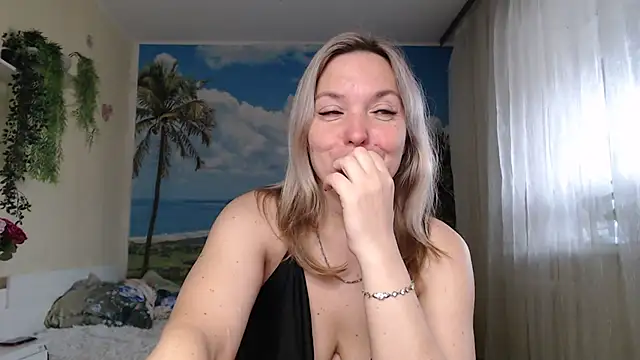 Snapshot of soaring_love chatting on September 25, 2025, 4:49 am soaring love online show from September 25, 2025, 4:49 am