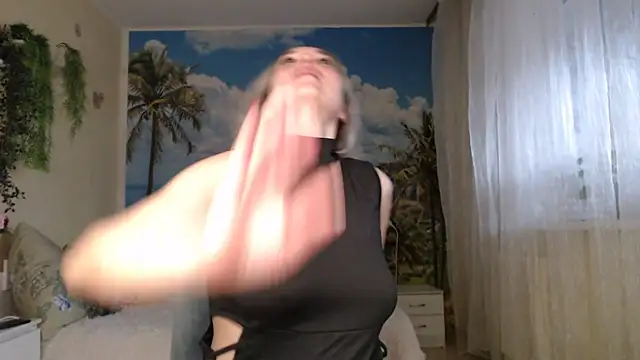 Snapshot of soaring_love chatting on November 7, 2025, 5:07 am soaring love online show from November 7, 2025, 5:07 am