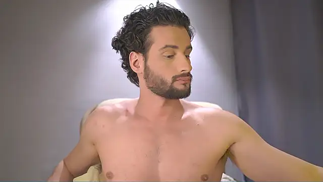 Keen   Luckystrike online show from February 13, 2026, 3:30 pm